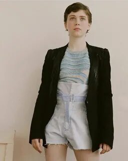 Pin by Aysa on sophia lillis Queen sophia, Women, Fashion