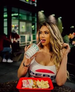 33.5k Likes, 1,096 Comments - Antje Utgaard (@awesomeantjay)