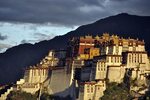 Potala Palace in Lhasa, Tibet #bhutanviews Lhasa tibet, Tibe