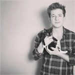 Charlie Puth with a Kitten, I repeat : CHARLIE PUTH WITH A K