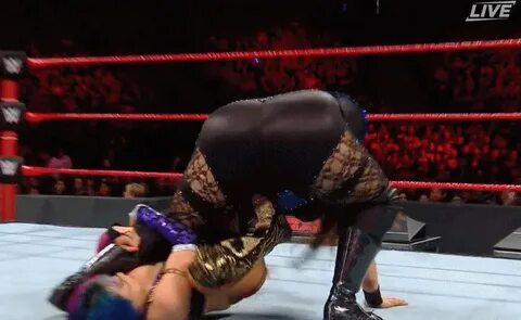 Nia Jax HUGE booty at Elimination Chamber PPV - Album on Img