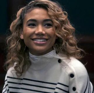 9 Potret Paige Hurd, Sosok Gayle Franklin di 'The Oval'