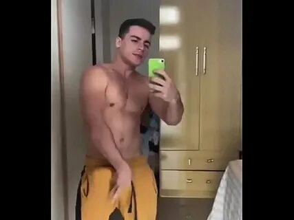 carioca hetero mostrando a rola em vídeo - carioca hetero mo