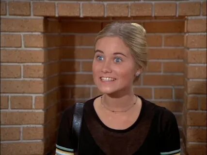 Maureen Mccormick as Marsha - la tribu de los brady Image (2