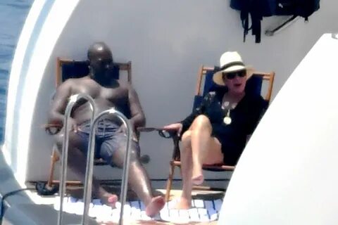 Collection of Sexy Kris Jenner Pictures from a Yacht (46 Pho