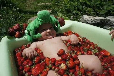 baby in tub full of strawberries Very funny pictures, Funny 