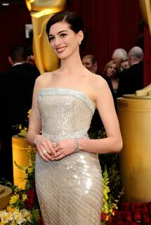 Anne Hathaway - Premios Oscar 2009 Oscar dresses, Fashion, D