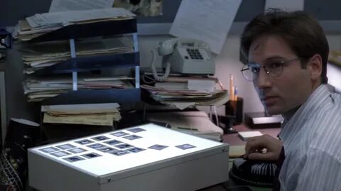 7 Most '90s Things About the 'X-Files' Pilot