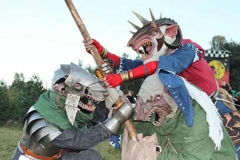 Awesome Skaven masks. I just wish they'd painted their own f