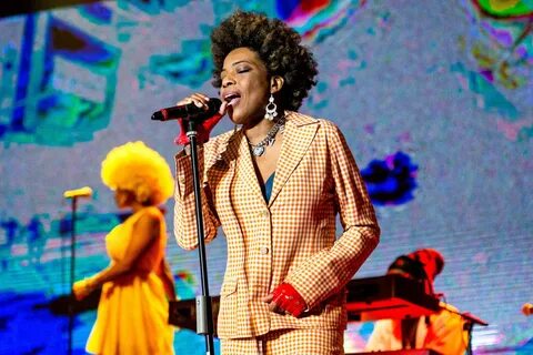An Evening With Macy Gray... - The Five Count