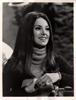 Marlo Thomas in 'Acts of Love' - 24 Femmes Per Second