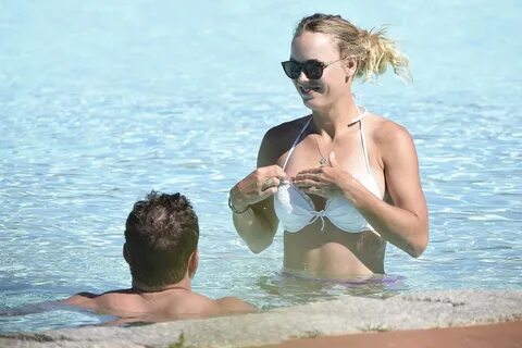 Caroline Wozniacki Wearing a bikini in Italy - Celebzz - Cel