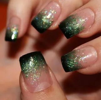 Uuuuuuu! Very nice! Ombre nails glitter, Green nails, Nail a