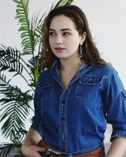 Mary Mouser - Personal Pics 03/14/2019 * CelebMafia