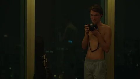 ausCAPS: Christopher Goh and Hugh Skinner shirtless in The R