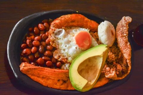 22 Foods y Drinks to Try When You Come to Colombia