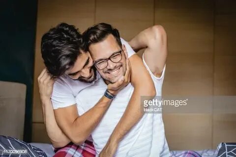 70 Black Gay Men Kiss In Bed Bilder und Fotos - Getty Images