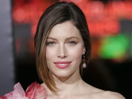 women american actress models jessica biel celebrity smiles 