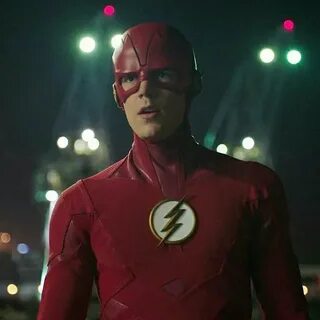 What the heck with that suit Flash tv series, The flash seas