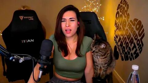 Alinity Flashes On Stream - YouTube