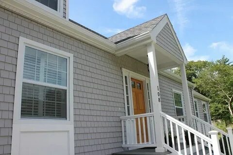 Cedar Discovery Vinyl Siding on Mattapoisett, MA Home Contra