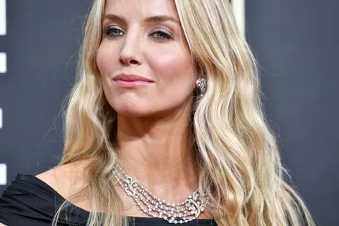 Annabelle Wallis - 2020 Golden Globe Awards * CelebMafia