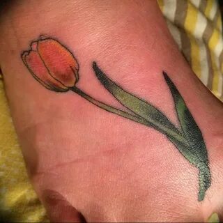 фото тату тюльпан на ноге 06.04.2019 № 013 - tattoo tulip on