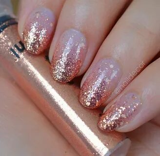 Pin by Whitney Lopez on Nails Rose gold nails glitter, Gold 