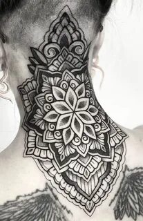 Tatuagens geométricas femininas: Confira 30 exemplos incríve