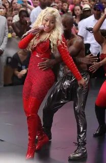 SoSexyFashion.com: Red hot Nicki Minaj pours her curves into