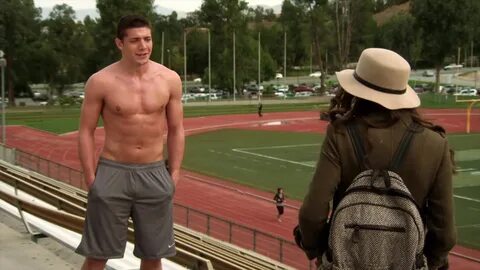 ausCAPS: Parker Bagley shirtless in Pretty Little Liars 1-15