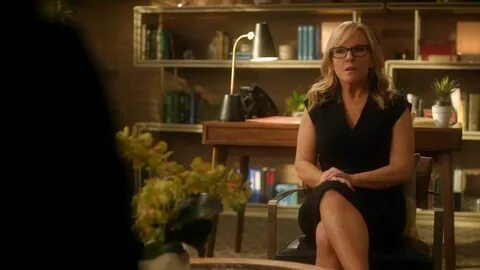 The dress black Karen Millen's Linda Martin (Rachael Harris)