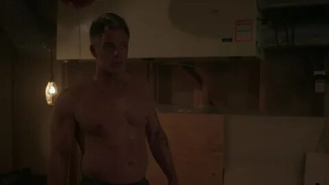 ausCAPS: Martin Cummins shirtless in Riverdale 2-07 "Chapter