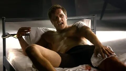 ausCAPS: Devon Sawa shirtless in Nikita 1-06 "Resistance"