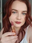 Непростая Charlotte Tilbury Matte Revolution Lipstick in Bon