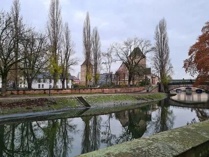 File:Strasbourg-Vue depuis l'impasse du Bain-aux-Plantes.jpg