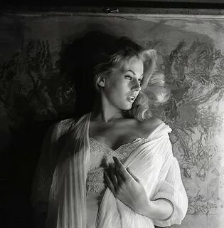 Anita Ekberg photographed by Peter Basch 📷 - +1 - LiveJourna