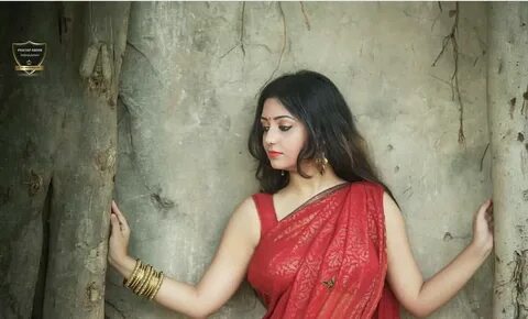 Bengal Beauty Rupsa's Latest Saree Images!