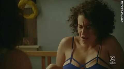 Ilana Glazer Nude The Fappening - Page 2 - FappeningGram