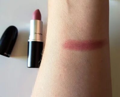Beautifully Glossy: MAC Syrup Lipstick