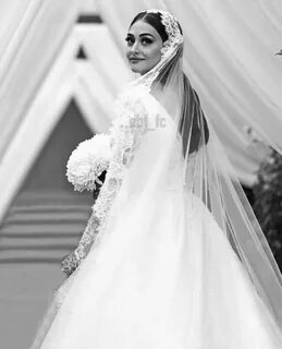 Esra Bilgic Elegant wedding hair, Esra bilgic, Shadi dresses