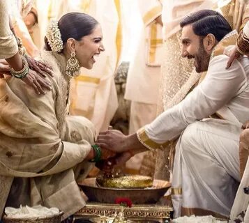 Ranveer Singh and Deepika Padunkone share more wedding photo