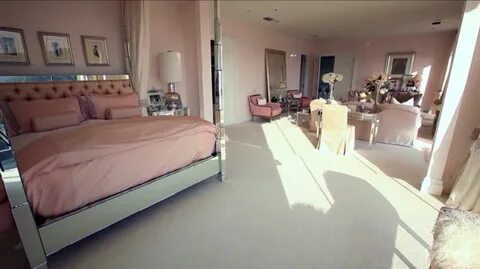 Villa Rosa - Master Bedroom - Bed - Lisa Vanderpump home Lis