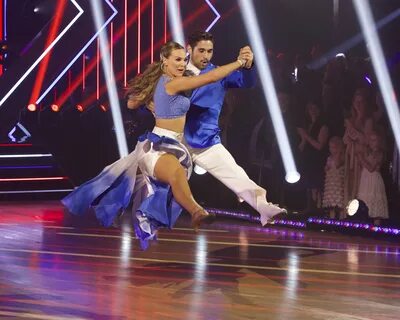 Hannah Brown rebounds with 'amazing' quickstep and 'sexy' sa