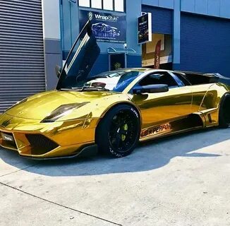 Яркая Lamborghini Murcielago в зеркальном золотом хроме от H