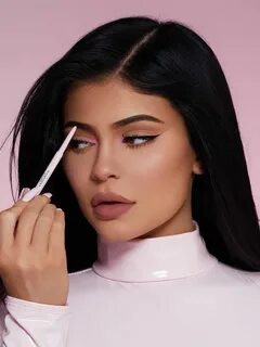 Kylie Cosmetics discovered by Yasmina on We Heart It #yummy 