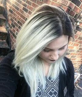 Platinum blonde with shadow root Gold hair dye, Roots hair, 