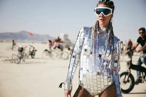 The Most Insane Fashion Looks from Burning Man 2018 Burning 