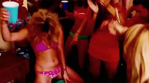 Vanessa hudgens spring breakers GIF en GIFER - de Yozragore