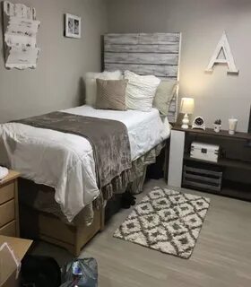 Pin by Kayden Jackson on Dorm in 2019 Dorm room designs, Dor